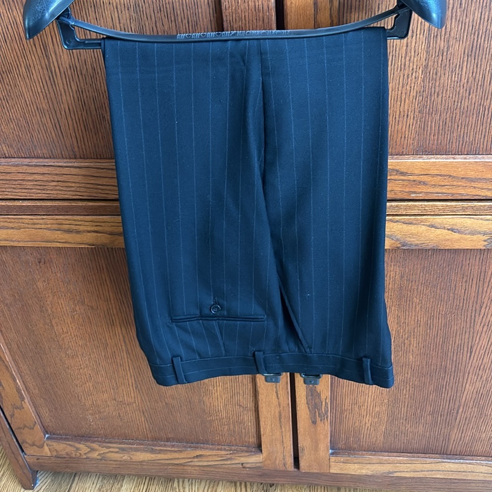 Men’s suit jacket and pants - Picture 3 of 6